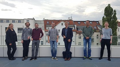 Das Projektteam von links nach rechts: Dr. Appel (IAMO), Hofbauer (HTWK), Hofbauer (MLU), Prof. Dr. Rudolph (HTWK), Dr. Jost (WOG), Brucherseifer (WOG), Schlesier (MLU) © HTWK Leipzig