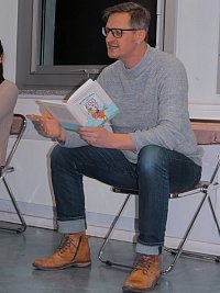 Thomas Leibe bei der Lesung für Kinder